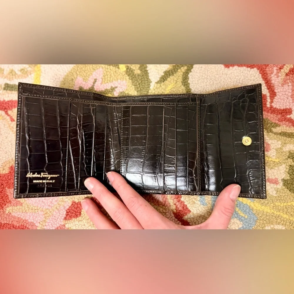 SALVATORE FERRAGAMO Crocodile Brown Embossed Leather Vara Bow French Wallet